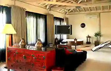 Sala do apartamento Loft com vista para o mar do Hotel Itapemar em Ilhabela